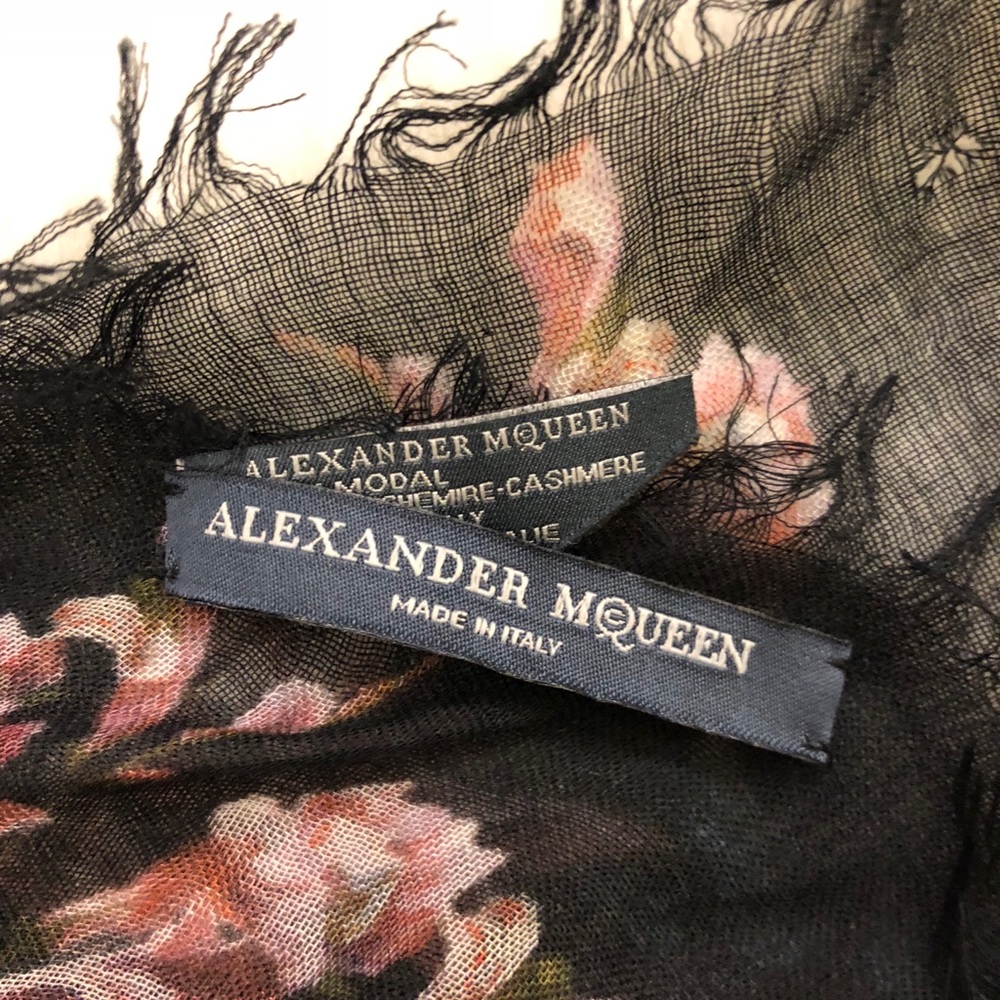 Alexander McQueen Scarf, skulls and flowers